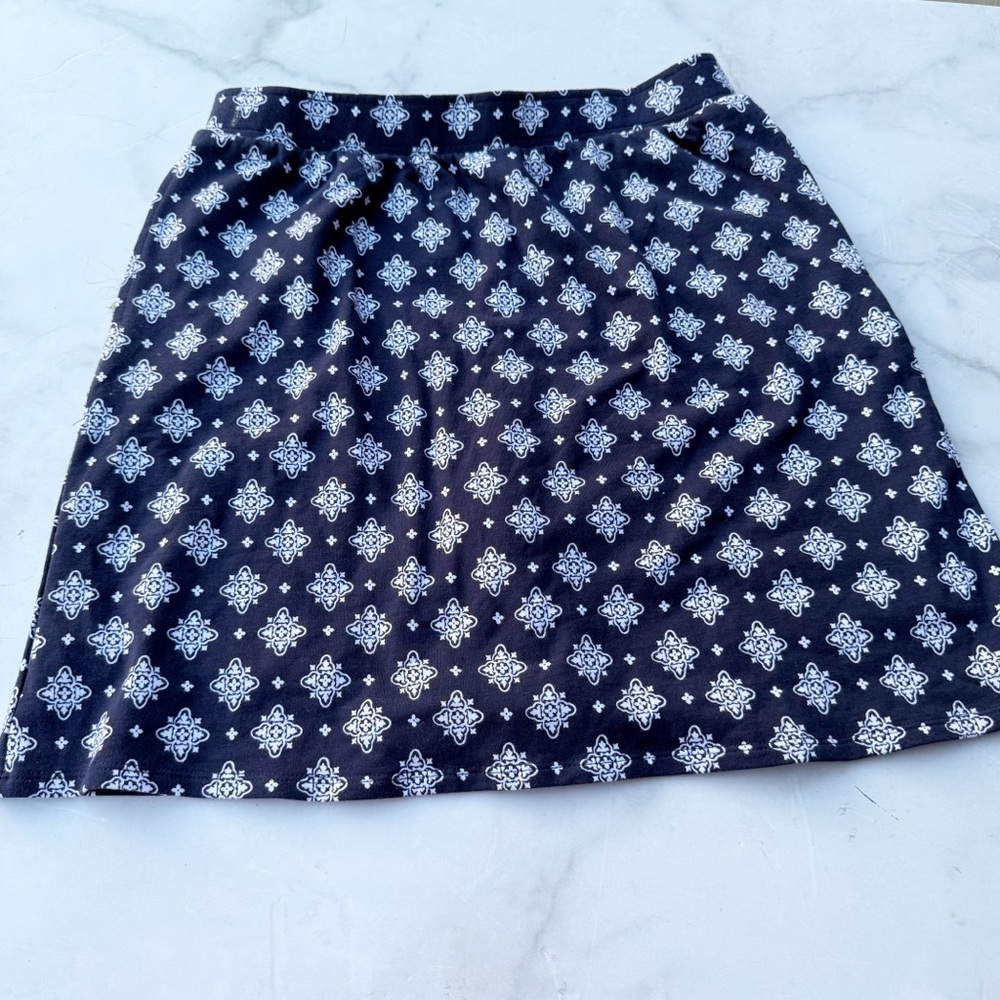 D & CO Active Size S Blue and White Patterned Jersey Skirt
